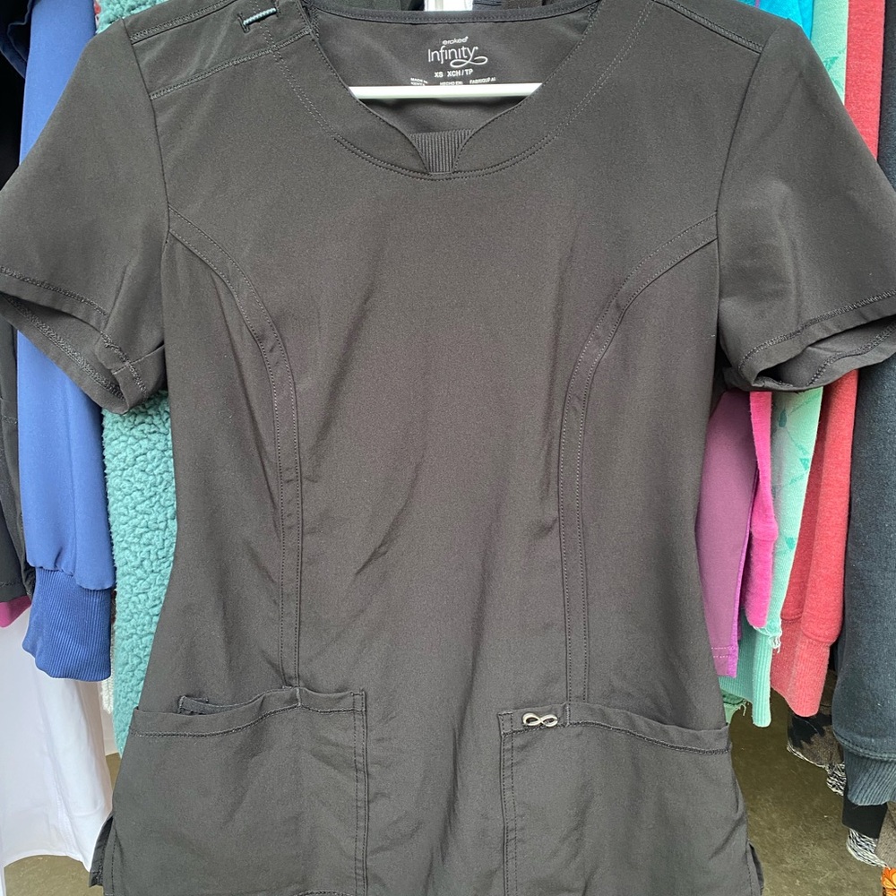 Cherokee Black Short Sleeve Tee for Effortless Style